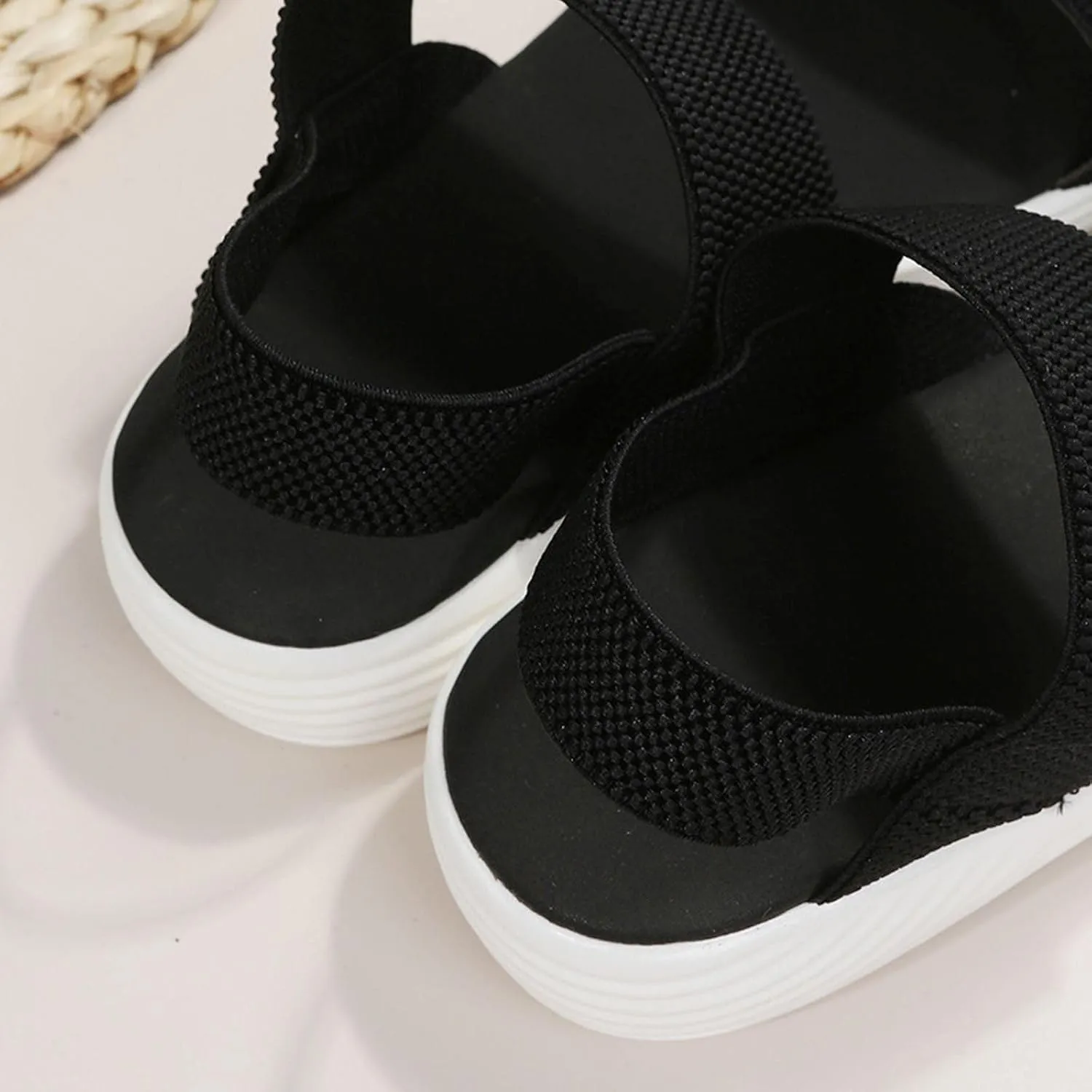 oiangi Lightweight Flat Sandals for Women Summer Fashion Casual Open Toe Slip On Slipper Solid Comfortable Breathable Outdoor Ladies Shoes