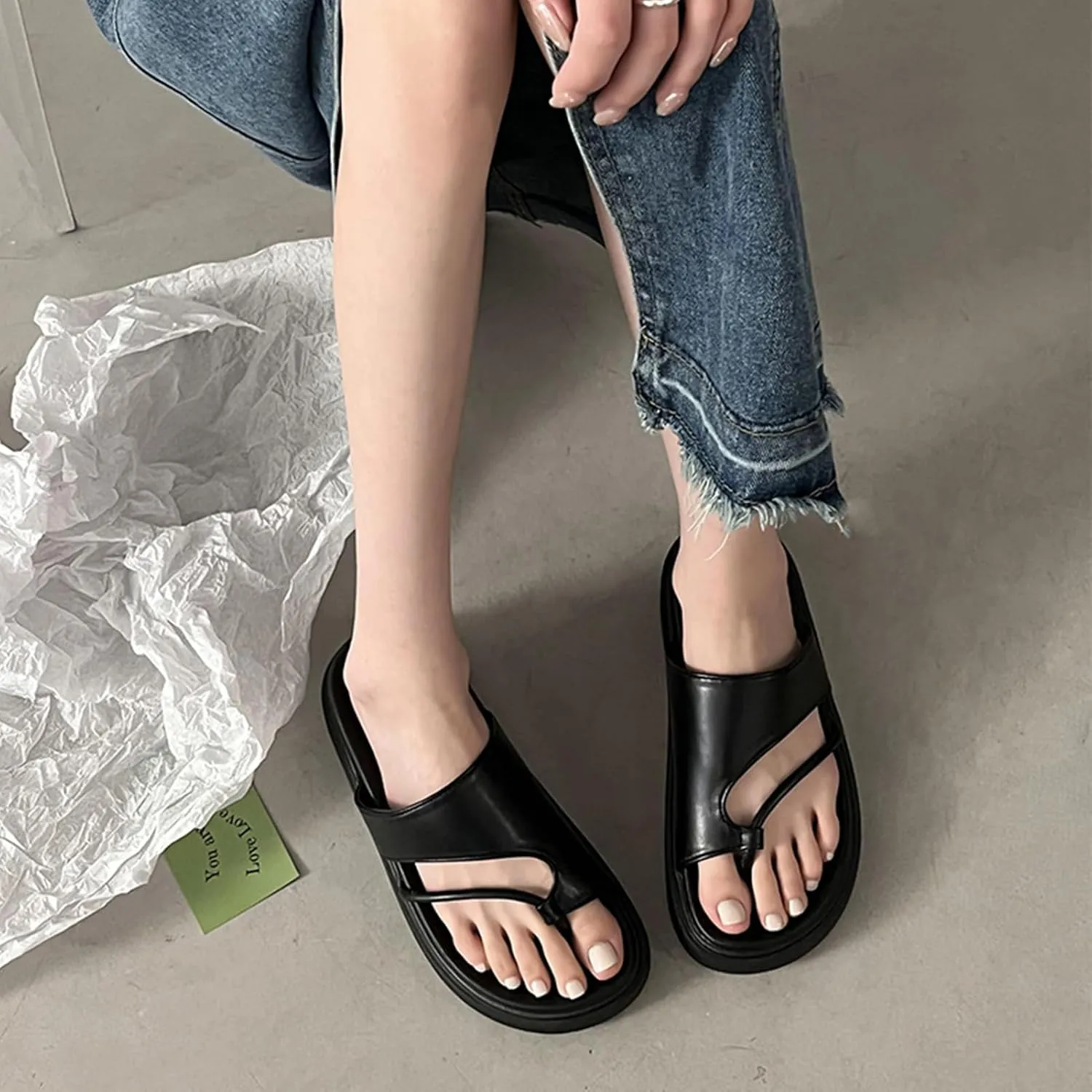 Womens Casual Flip Flops Yoga Mat Comfortable Cushion Arch Support Walking Thong Sandals Lightweight Womens Orthopedic Walking Sandals, Non-Slip Summer Beach Slippers